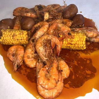 Classic shrimp boil with corn and potatoes